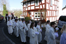 Feier der 1. Heiligen Kommunion in Sankt Crescentius (Foto: Karl-Franz Thiede)